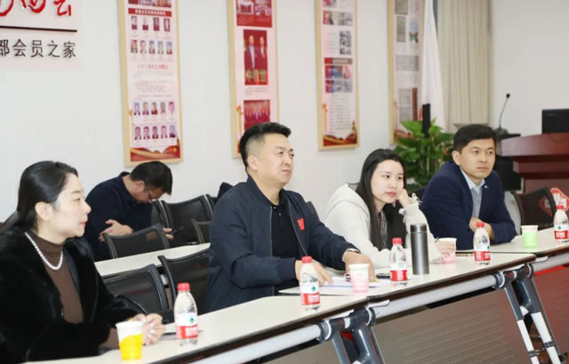 中國(guó)針灸推拿協(xié)會(huì)秘書長(zhǎng)龐振華一行到我院參觀調(diào)研